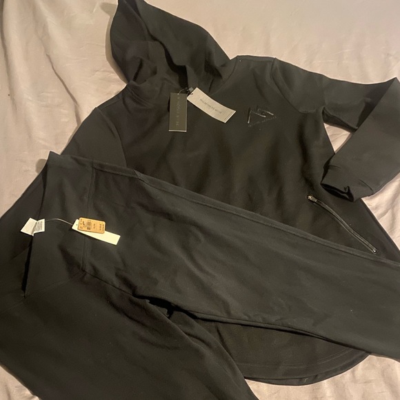 🔥HOT BUY! New hoodie with zippered pockets. Nice thick material! - Picture 2 of 8